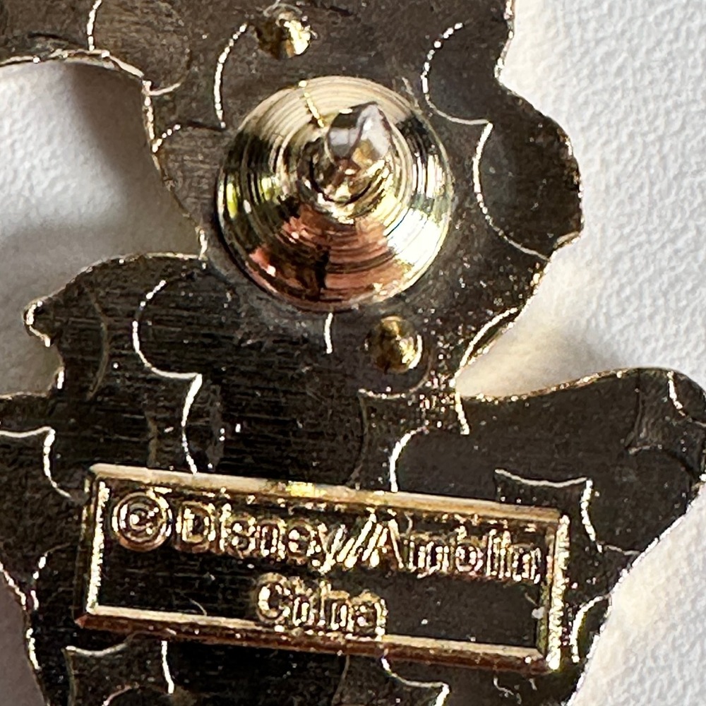ROGER RABBIT Who Framed Roger Rabbit Disney Pin Trading 2010 Red Overalls BowTie - Picture 4 of 6